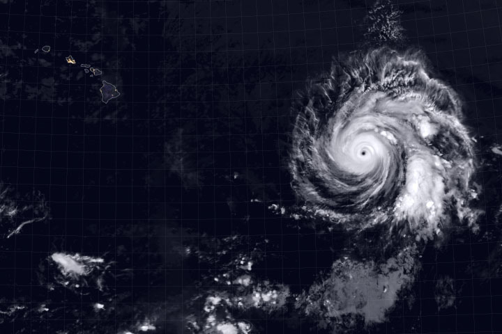 Hurricane Douglas Heads Toward Hawaii