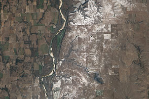 Narrow band of snow along the Arkansas River