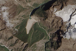 Landslide Dams the Tom Khola